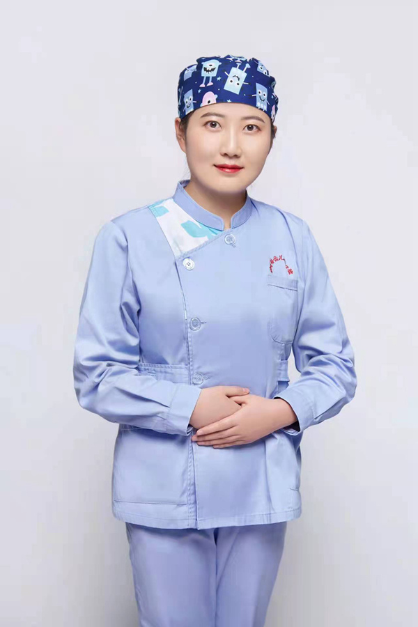 護士-伊國萍
